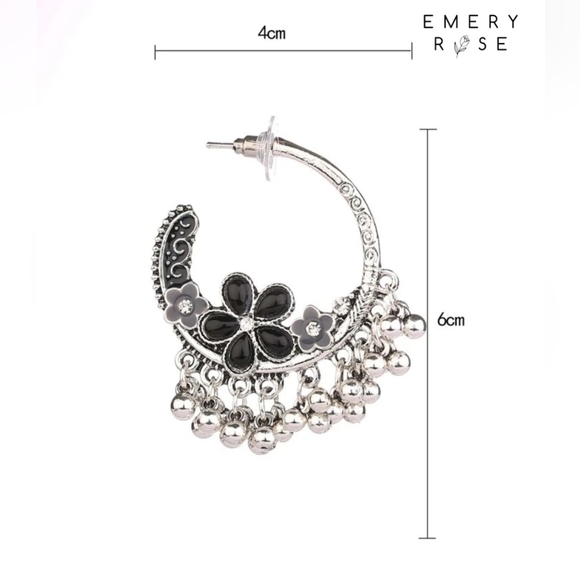 EMERY ROSE Flower & Bell Decor Cuff Hoop Earrings - Picture 3 of 5